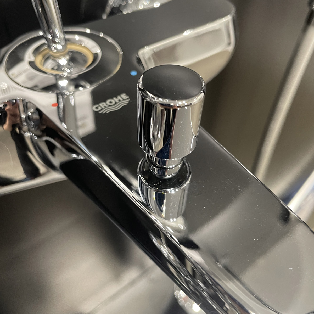 Củ sen tắm nóng lạnh Eurodisc Joy GROHE 23431000