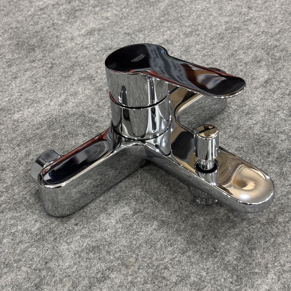 Củ sen tắm nóng lạnh BauEdge GROHE 23605000