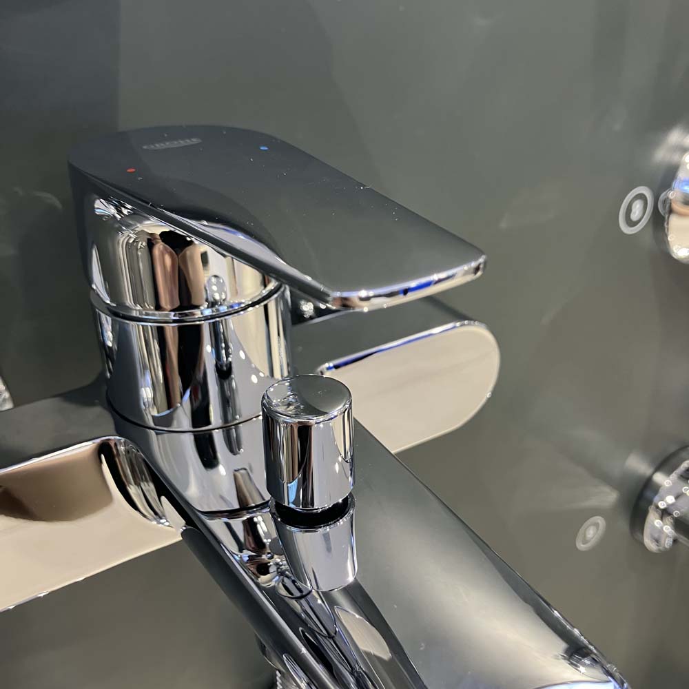 Củ sen tắm nóng lạnh BauEdge GROHE 23605001