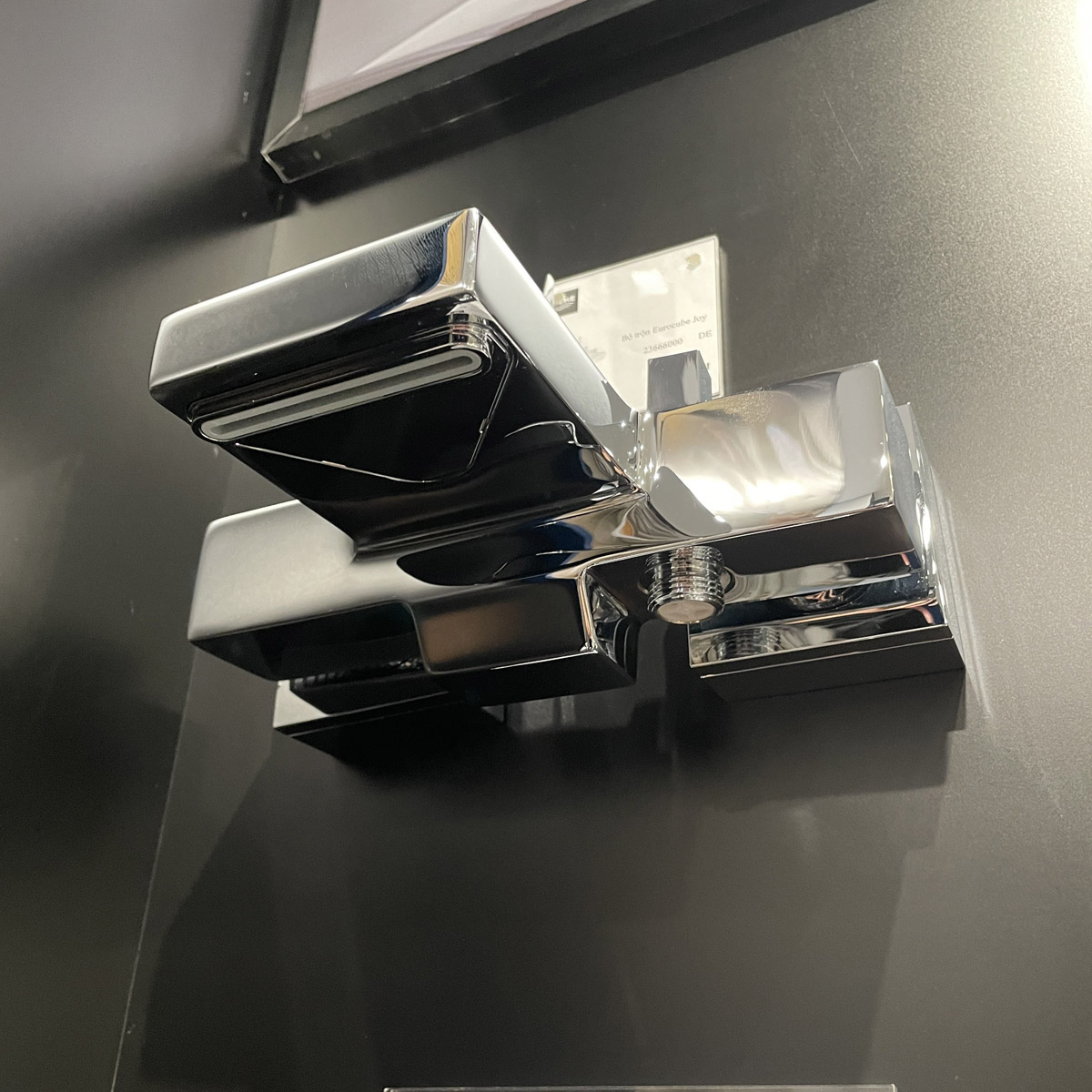 Củ sen tắm nóng lạnh Eurocube GROHE 23666000