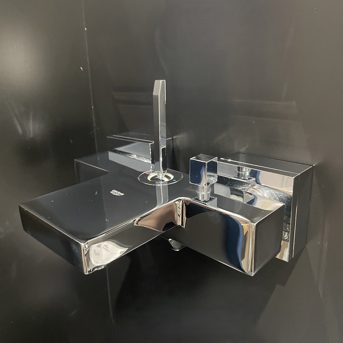 Củ sen tắm nóng lạnh Eurocube GROHE 23666000