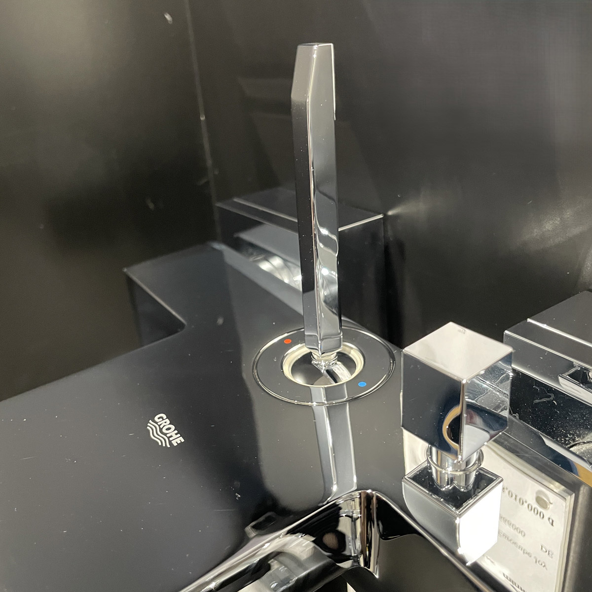 Củ sen tắm nóng lạnh Eurocube GROHE 23666000