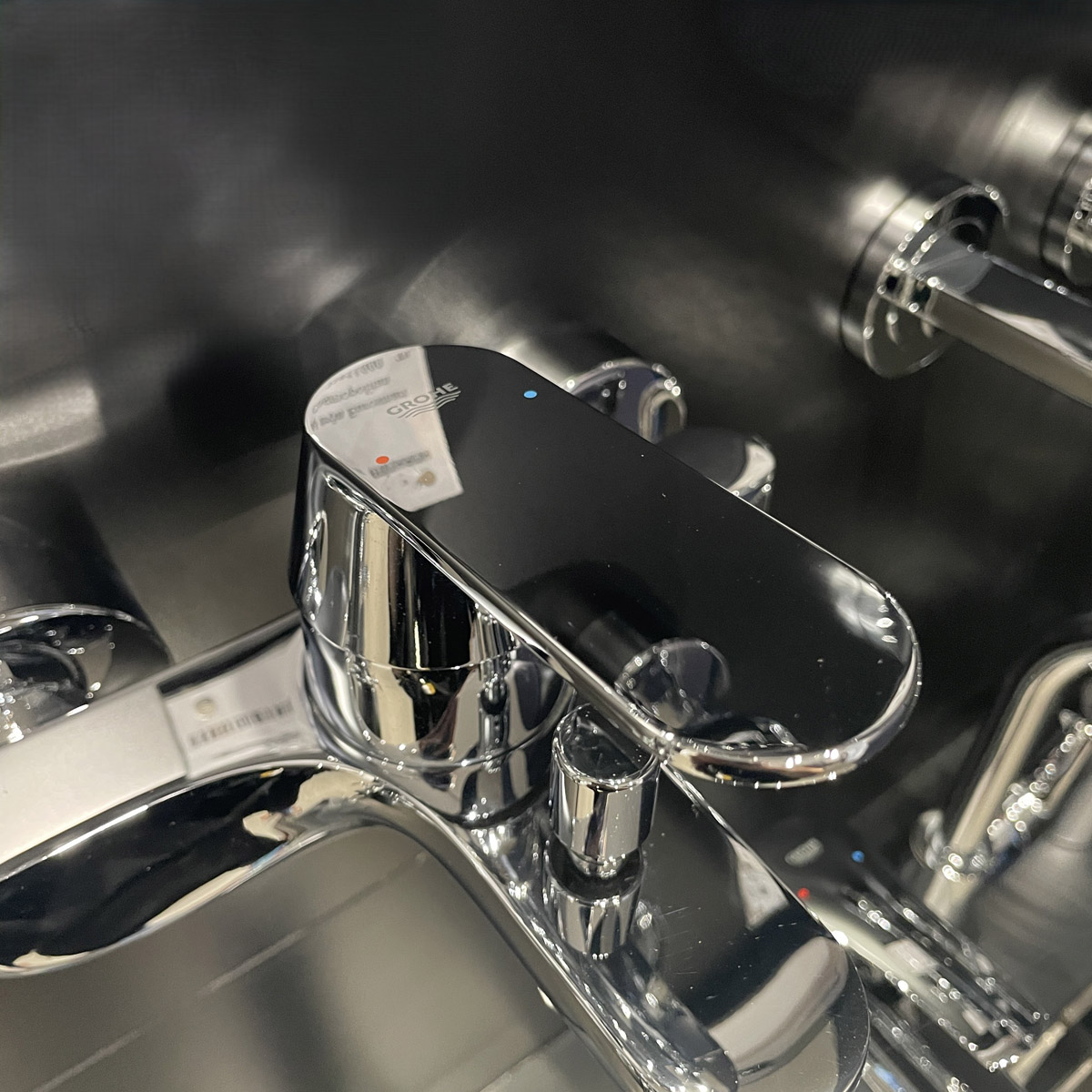 Củ sen tắm nóng lạnh Eurosmart Cosmo Grohe 32831000