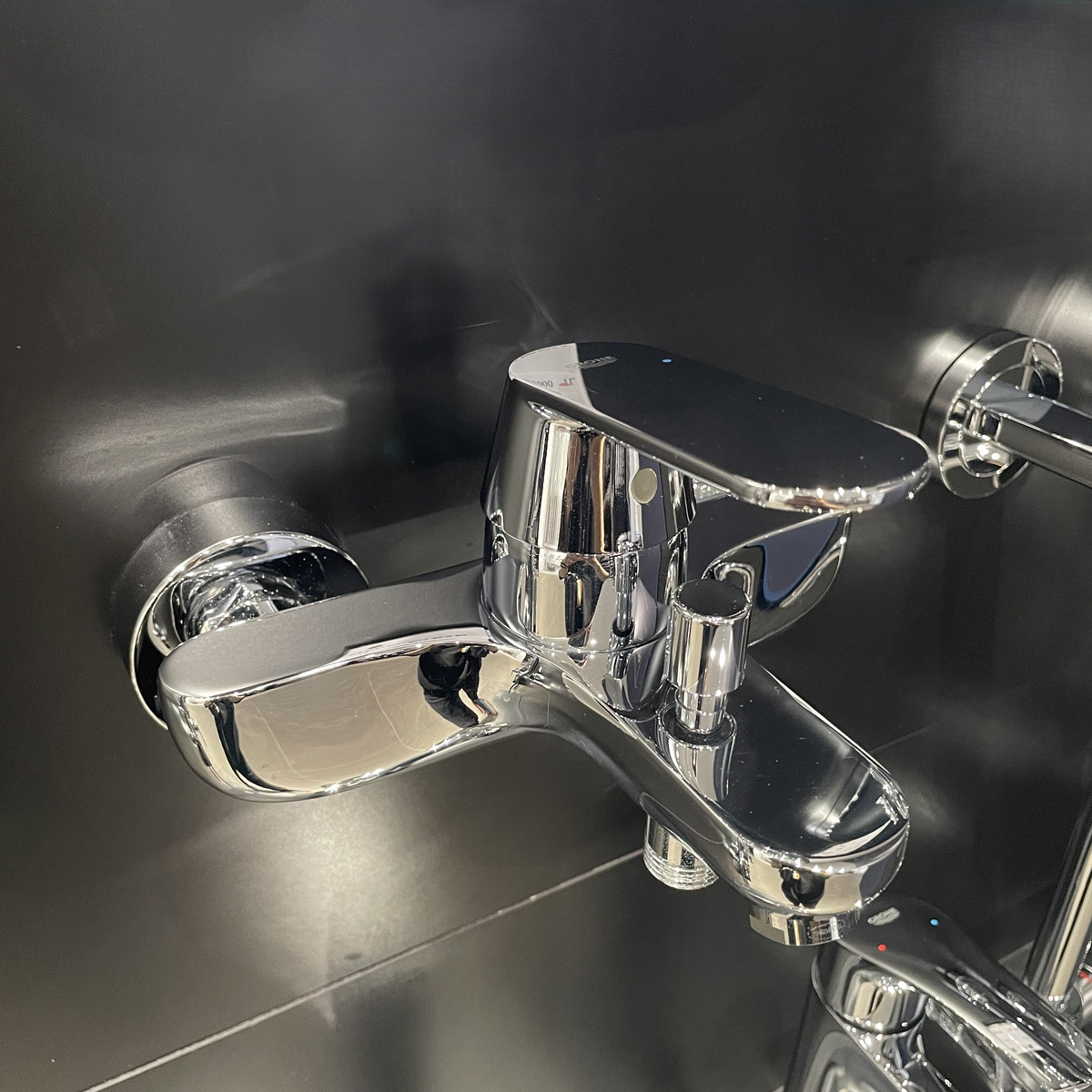 Củ sen tắm nóng lạnh Eurosmart Cosmo Grohe 32831000