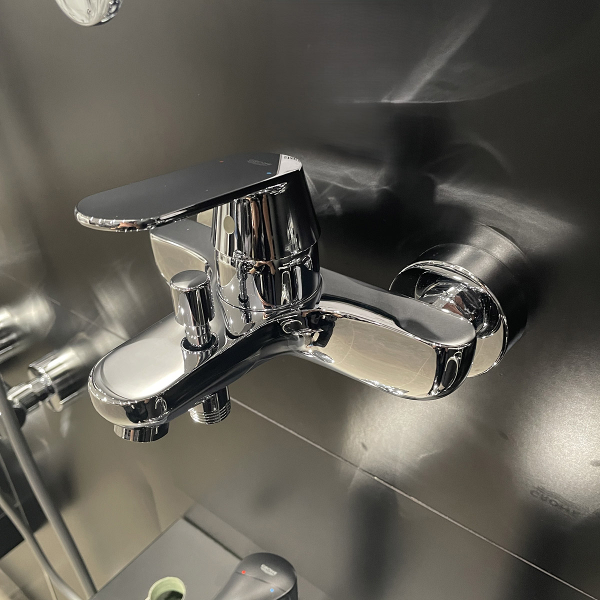 Củ sen tắm nóng lạnh Eurosmart Cosmo Grohe 32831000