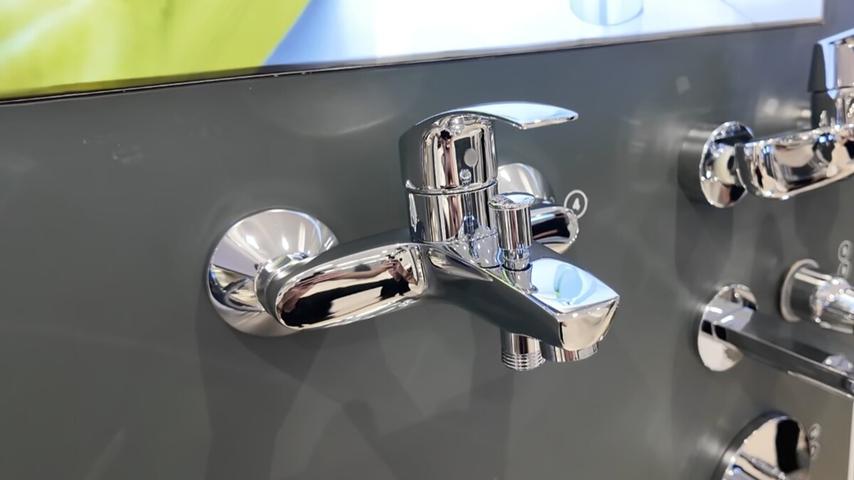 Củ sen tắm nóng lạnh Eurosmart Grohe 33300002