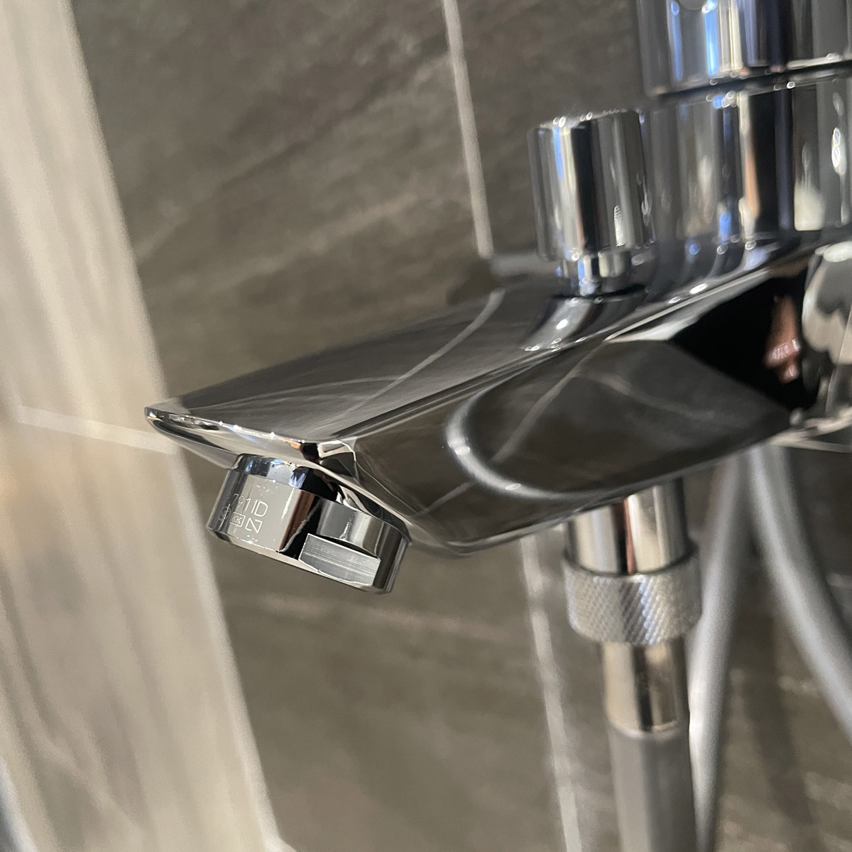 Củ sen tắm nóng lạnh EuroSmart GROHE 33300003