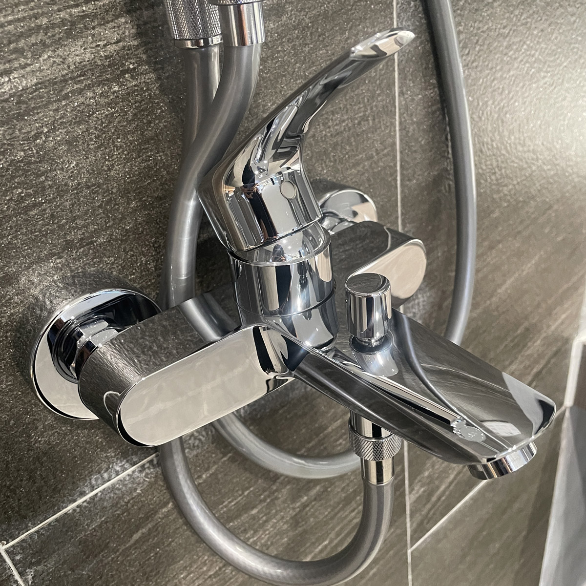 Củ sen tắm nóng lạnh EuroSmart GROHE 33300003