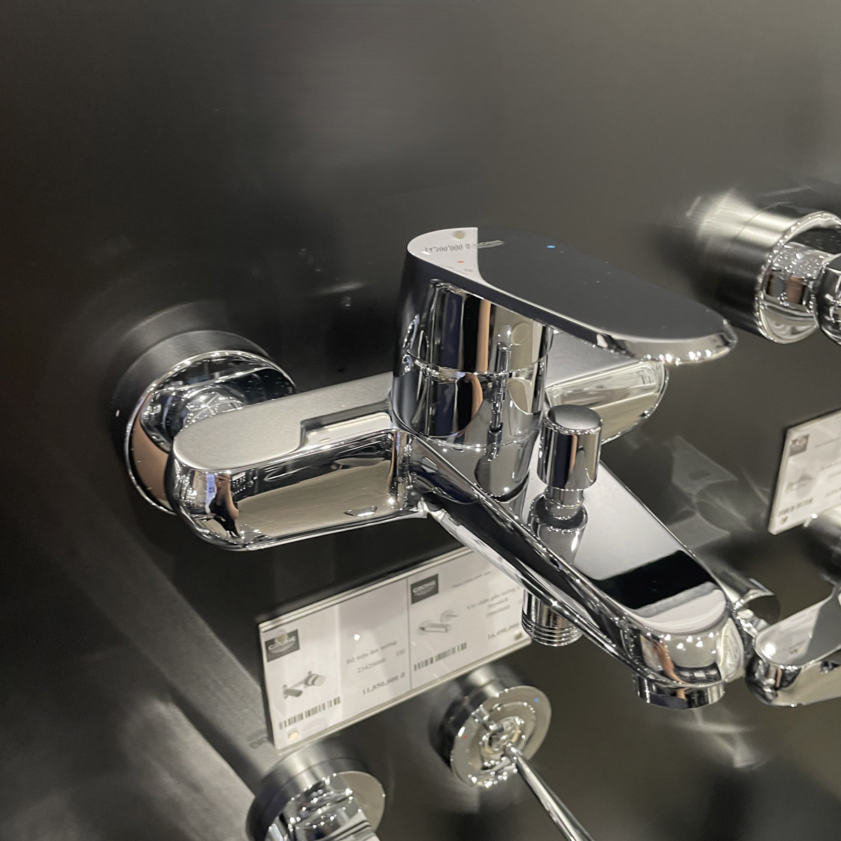 Củ sen tắm nóng lạnh Eurodisc Cosmo Grohe 33390002