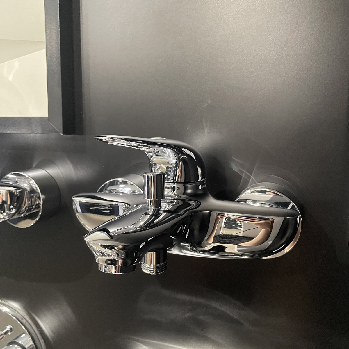 Củ sen tắm nóng lạnh Eurostyle GROHE 33591003
