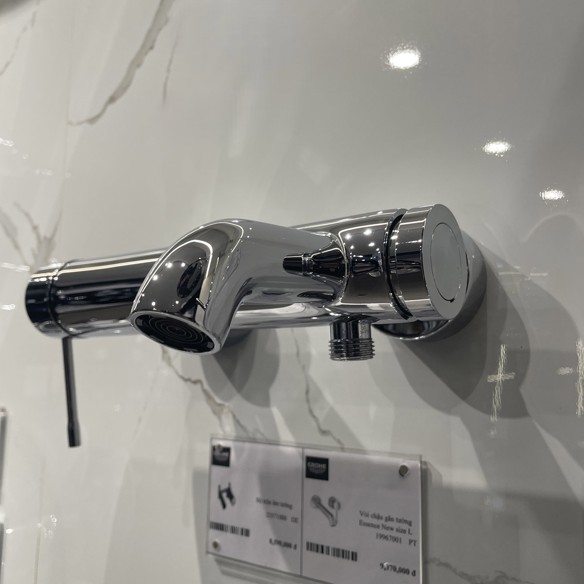 Củ sen tắm nóng lạnh Essence Grohe 33624001