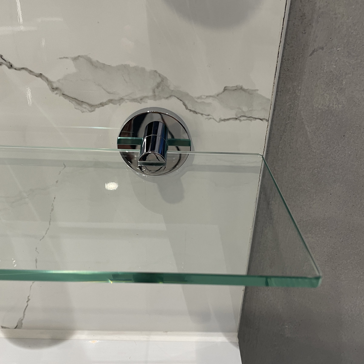 Kệ kính Essentials GROHE 40799001