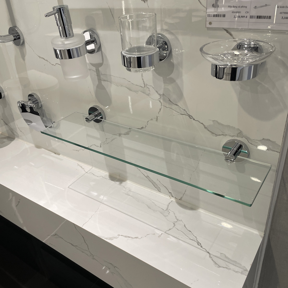 Kệ kính Essentials GROHE 40799001