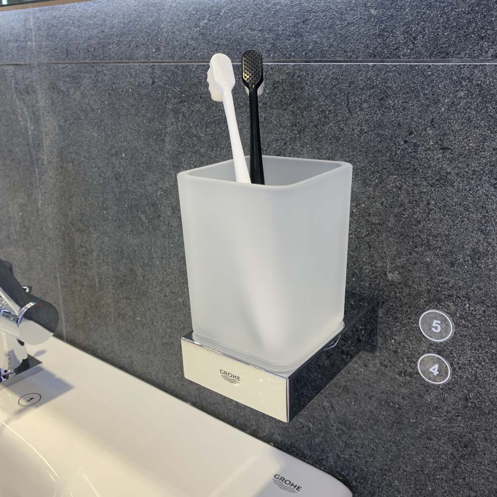 Giá đỡ ly thủy tinh hoặc dĩa và hộp xịt xà phòng Selection Cube GROHE 40865000