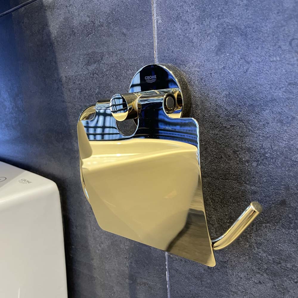 Lô giấy vệ sinh có nắp Essentials GROHE 40367001