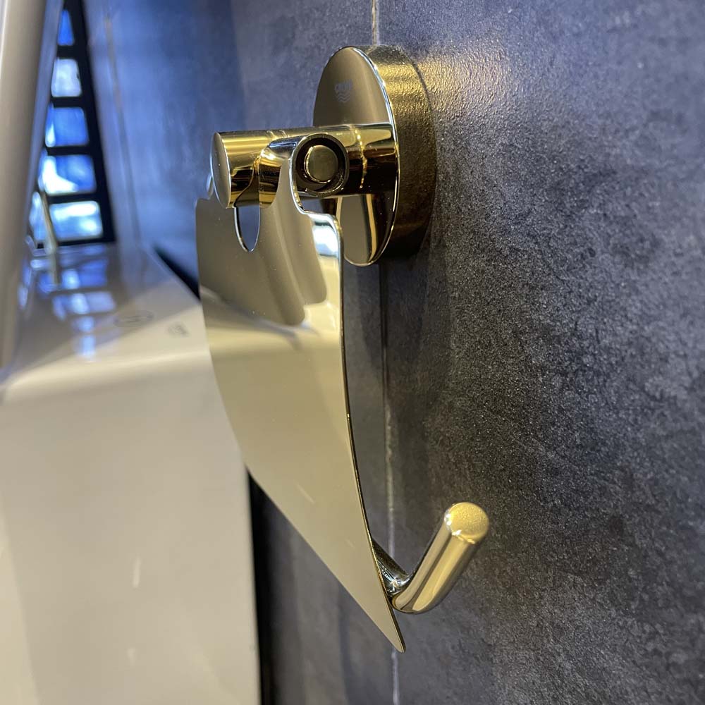 Lô giấy vệ sinh có nắp Essentials GROHE 40367001