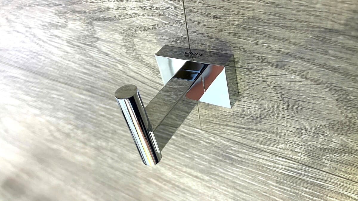 Móc treo áo gắn tường Essentials Cube GROHE 40511001