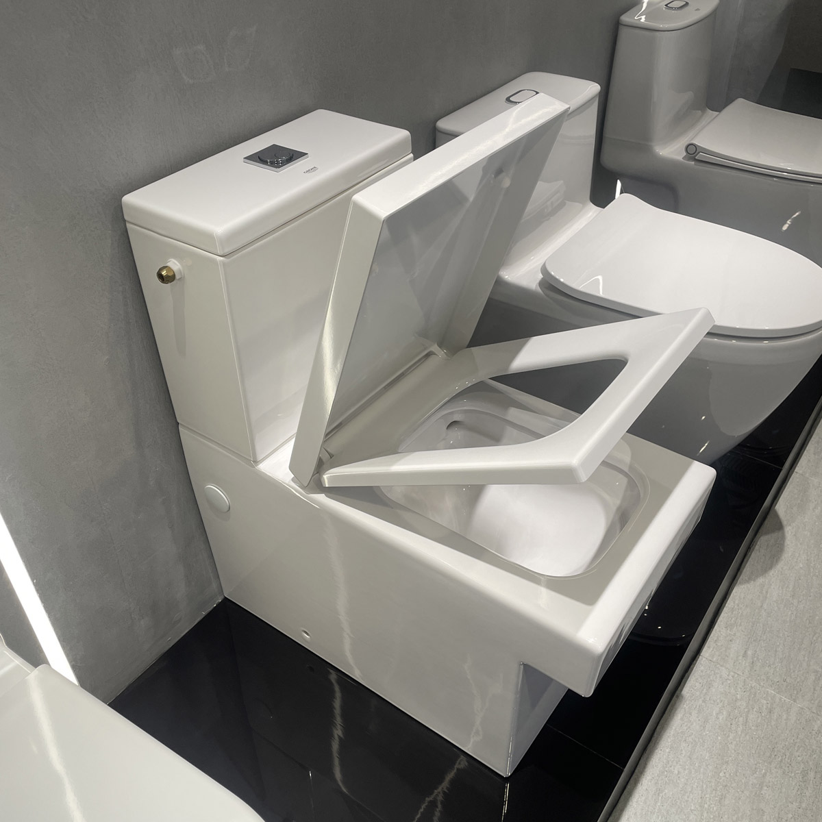 Nắp bồn cầu đóng êm Cube Ceramic GROHE 39488000