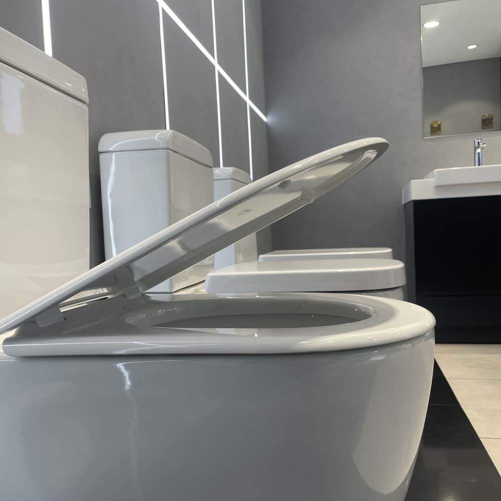 Nắp bồn cầu đóng êm Essence GROHE 39577000