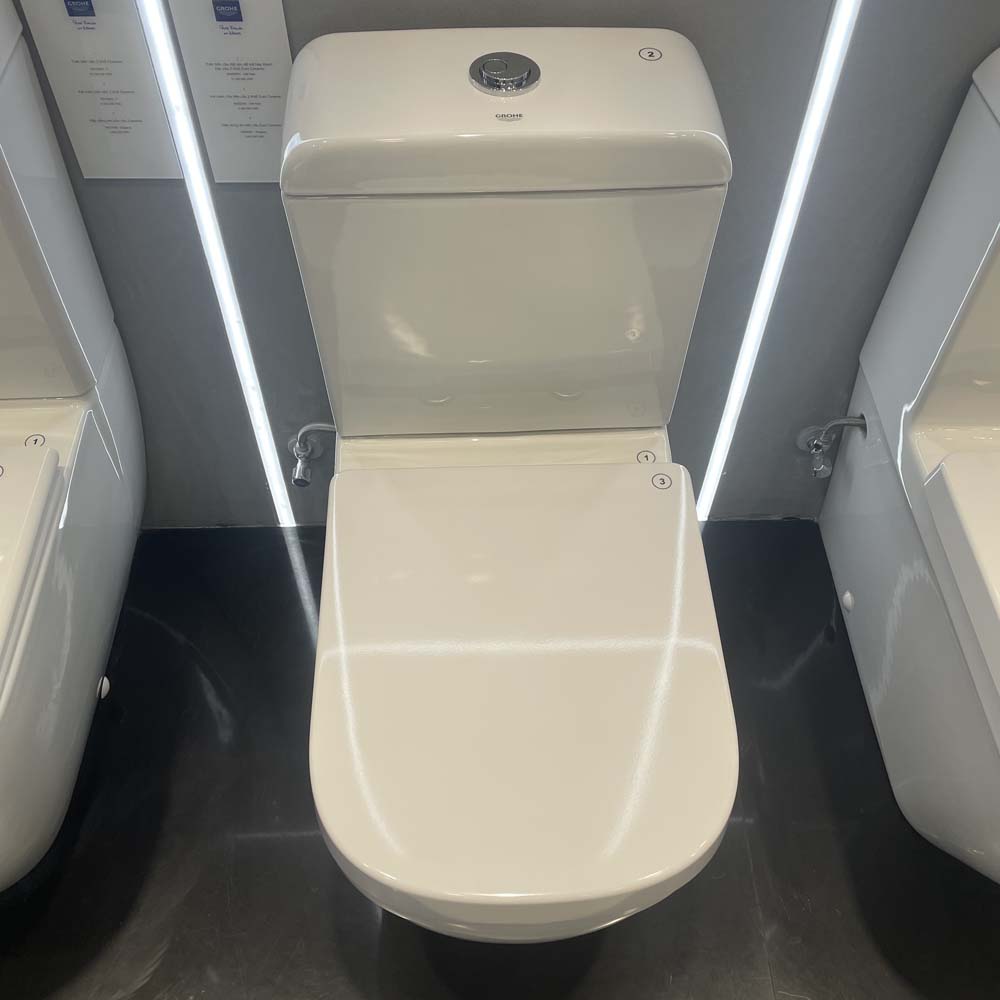 Két nước bồn cầu 2 khối Euro Ceramic GROHE 39332000