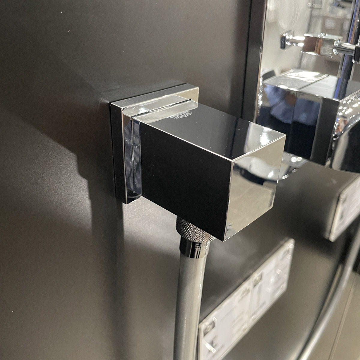 Đầu nối dây sen tắm Rainshower Euphoria Cube GROHE 27704000