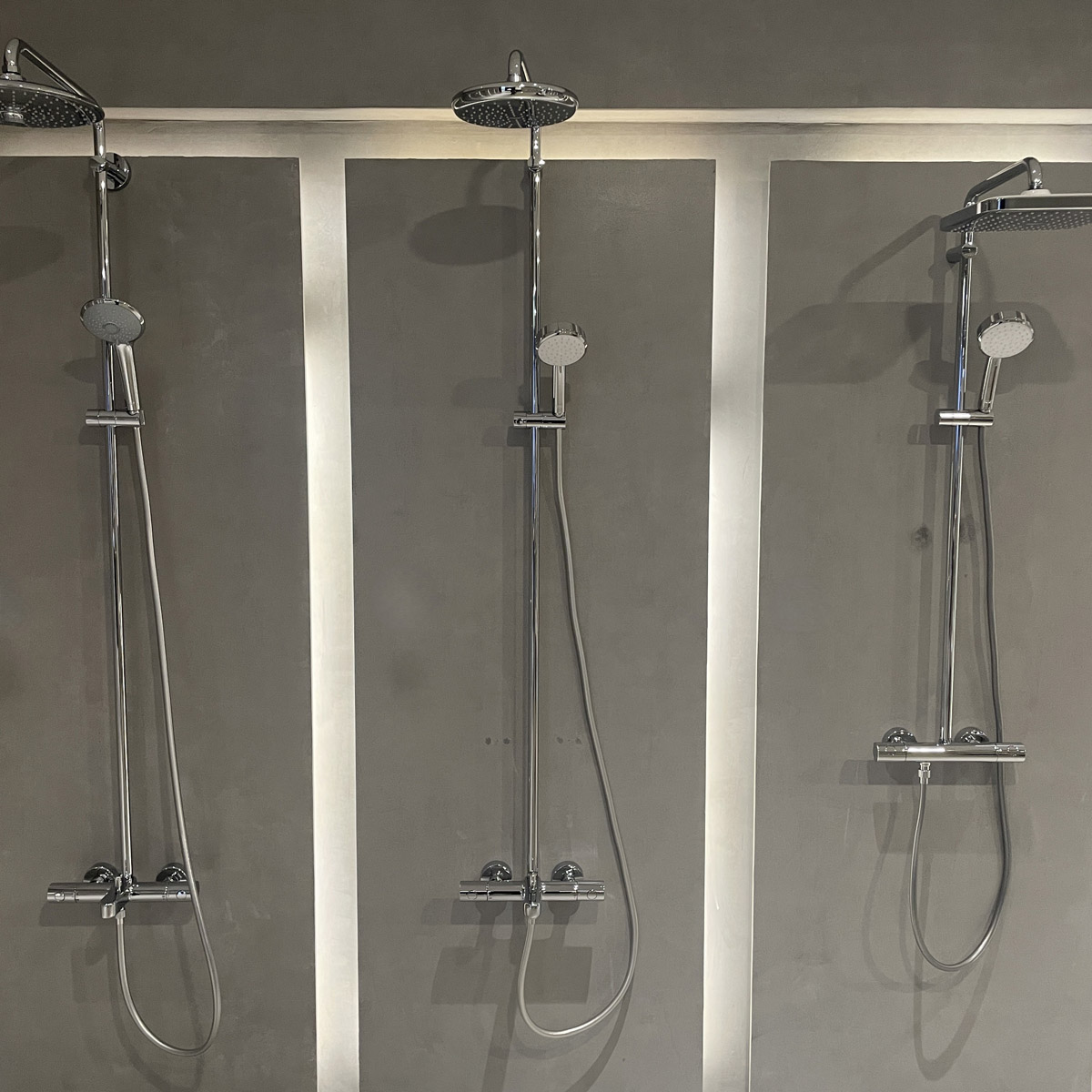 Bộ sen cây tắm đứng nhiệt độ Tempesta Cosmopolitan GROHE 26223001