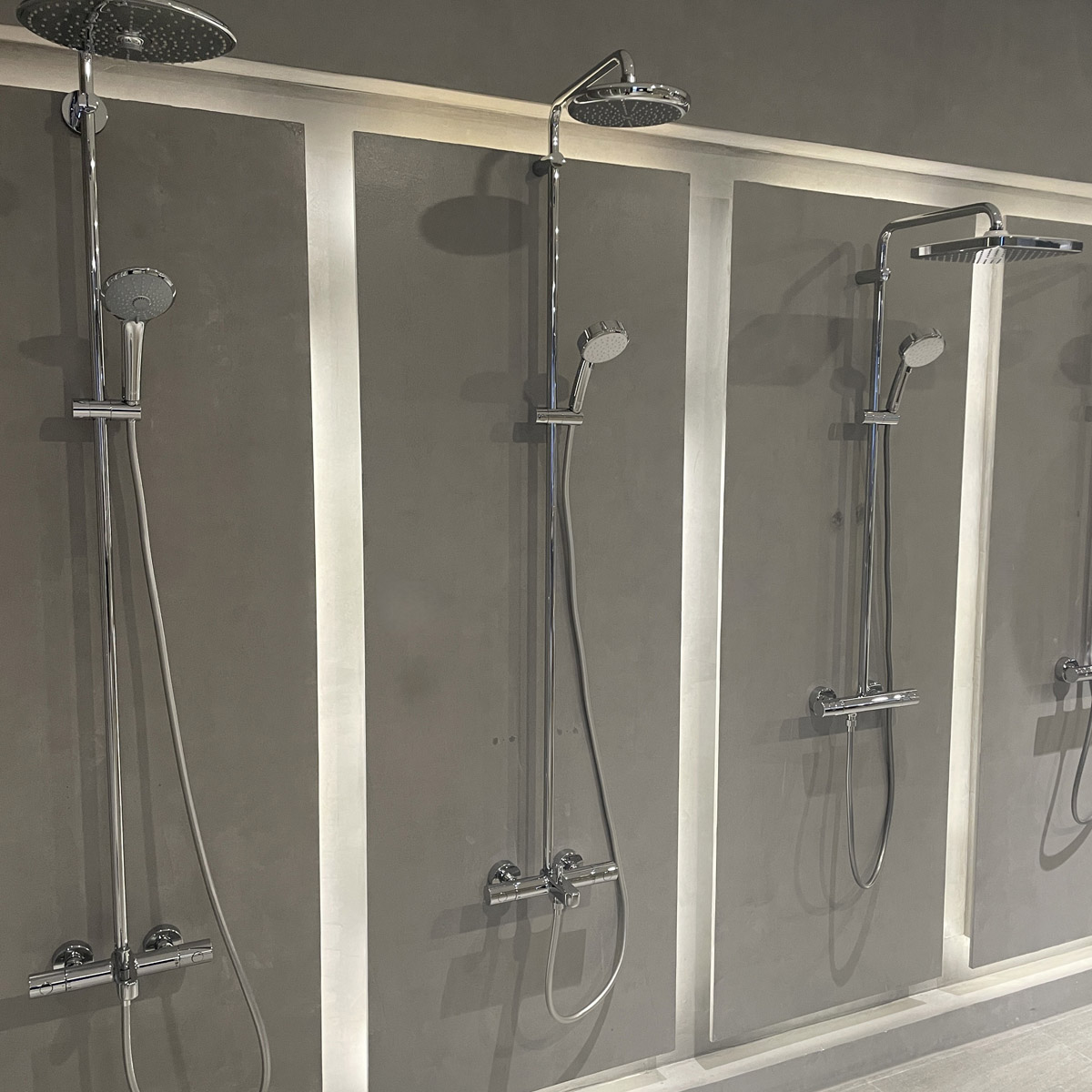 Bộ sen cây tắm đứng nhiệt độ Tempesta Cosmopolitan GROHE 26223001