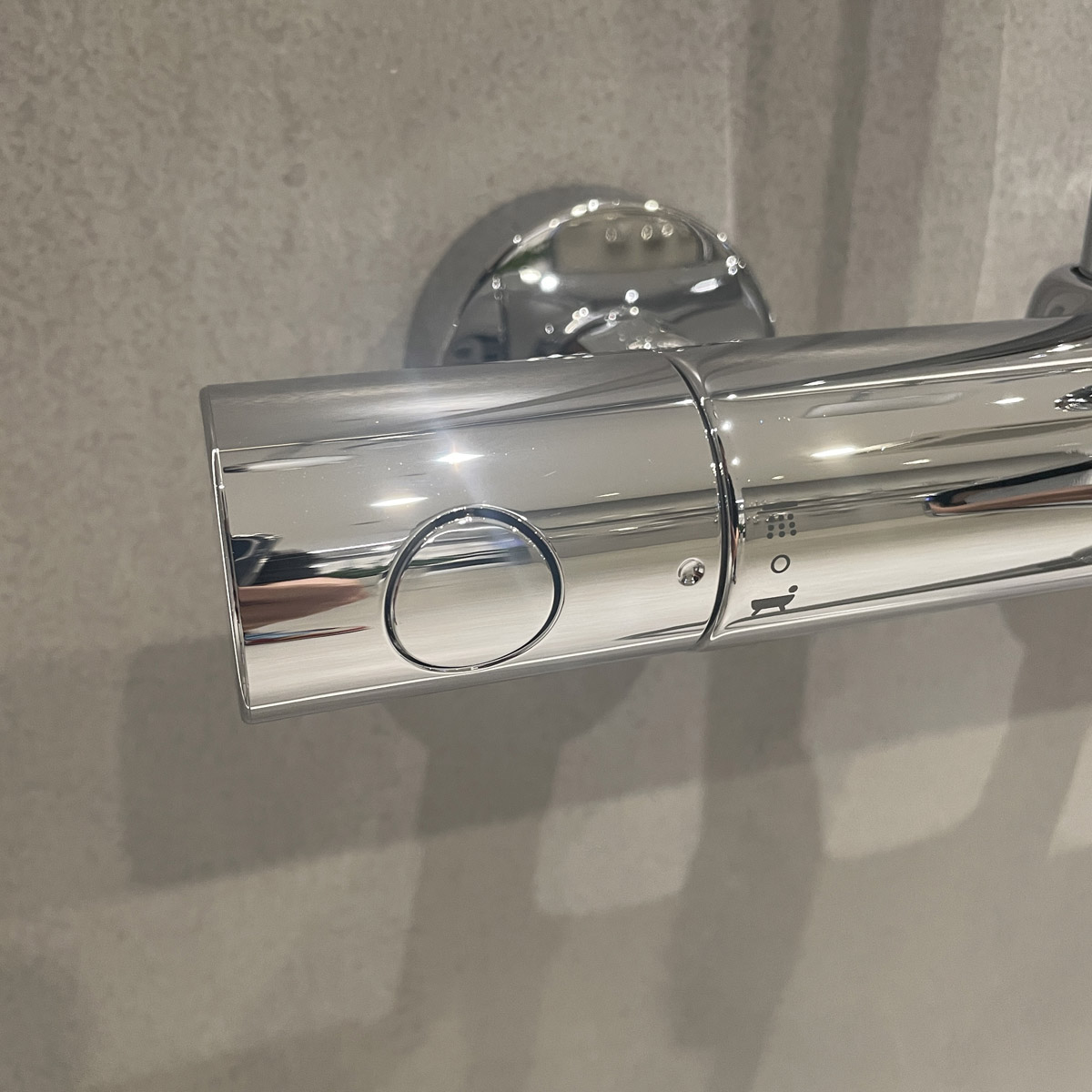 Bộ sen cây tắm đứng nhiệt độ Tempesta Cosmopolitan GROHE 26223001