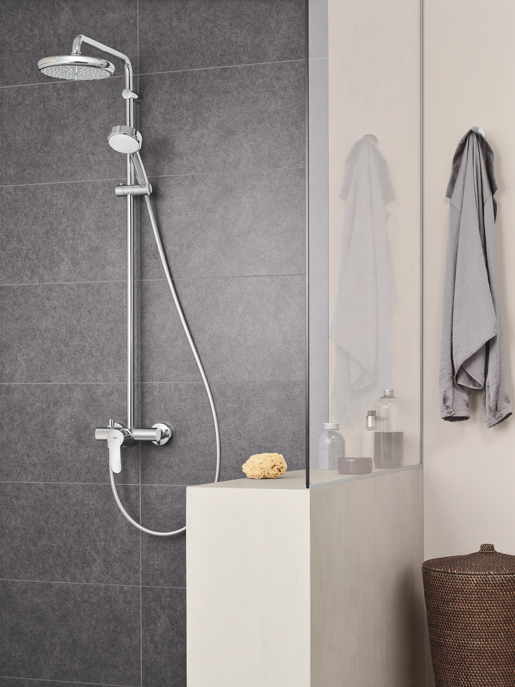 Bộ sen tắm nóng lạnh New Tempesta Cosmopolian Grohe 26305001