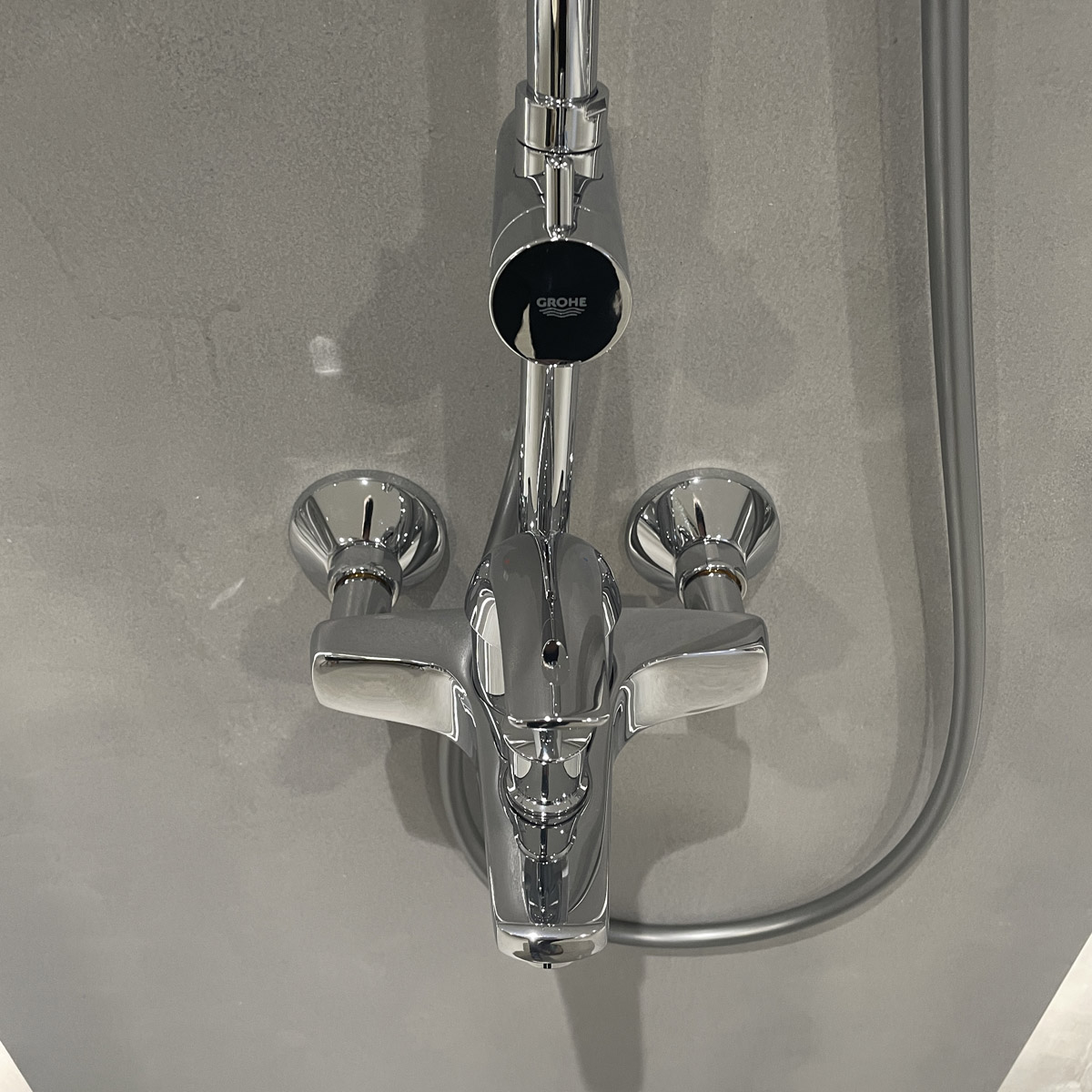 Bộ sen tắm nóng lạnh New Tempesta Cosmopolian Grohe 26305001