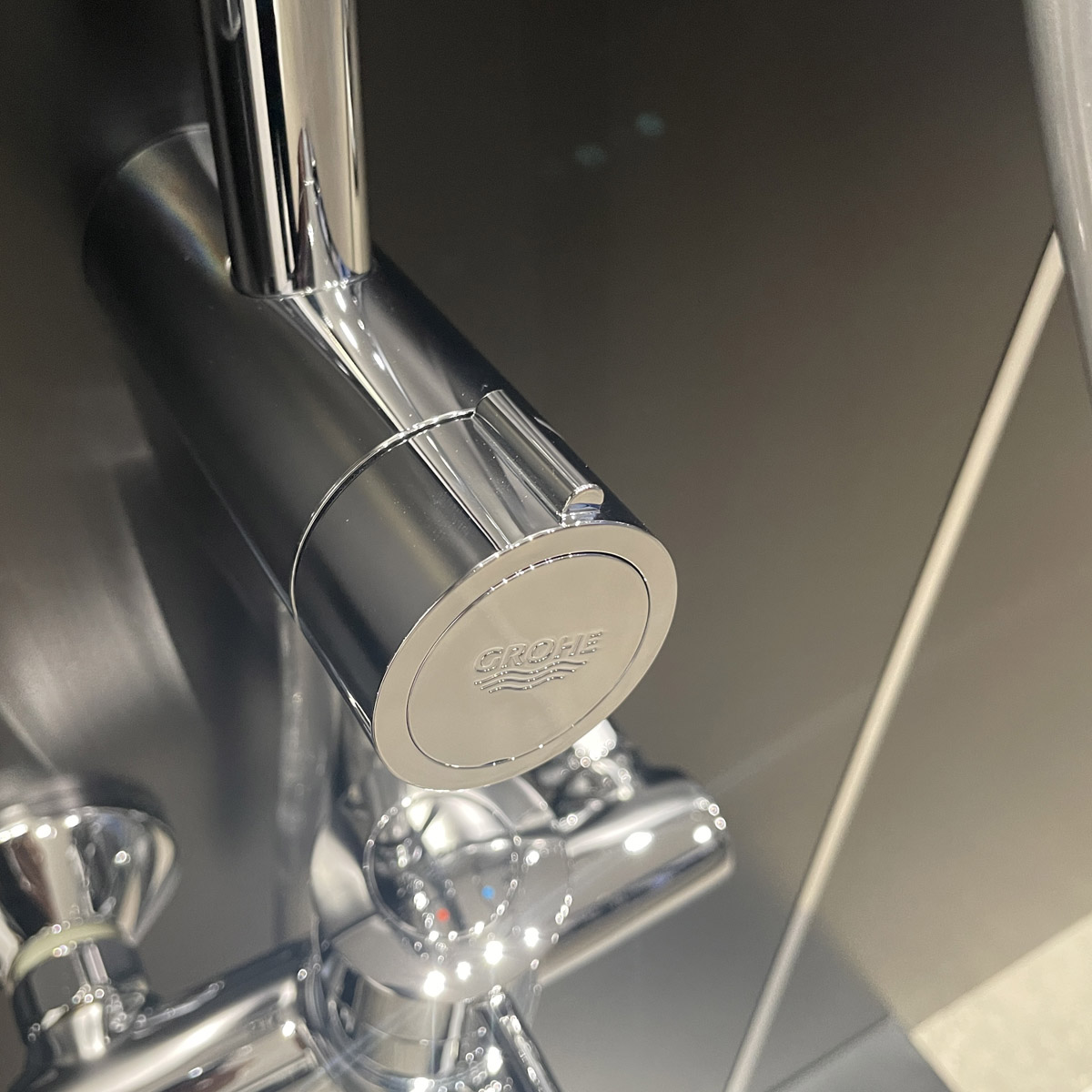 Thân sen cây tắm đứng Tempesta Rustic System 200 GROHE 26454001