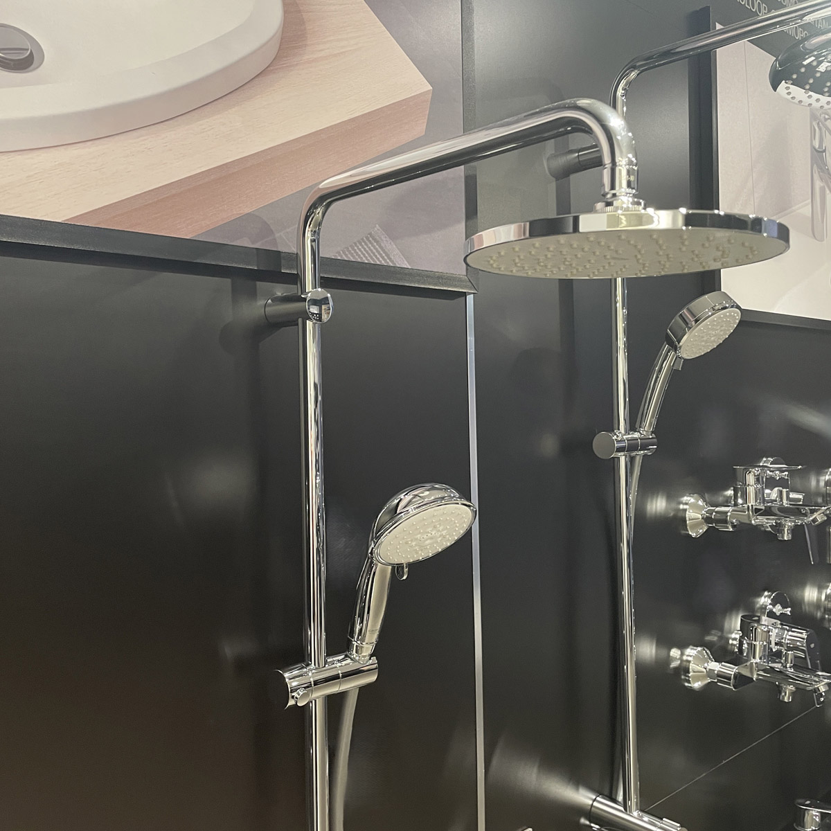 Thân sen cây tắm đứng Tempesta Rustic System 200 GROHE 26454001