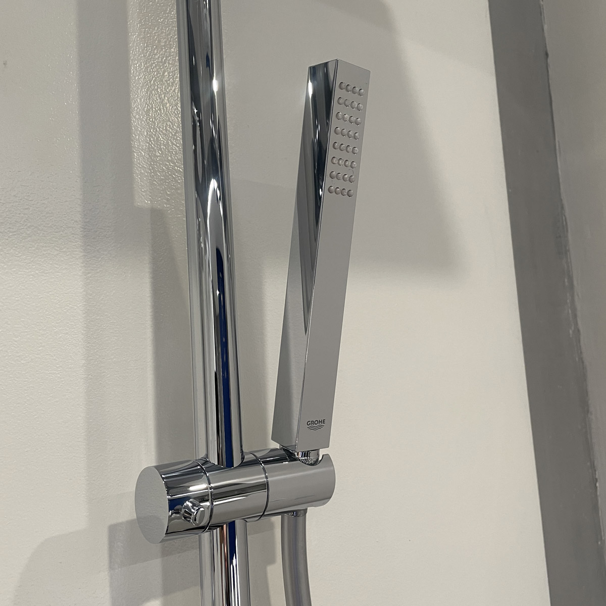 Bộ cây sen tắm ổn nhiệt SmartControl Euphoria Grohe 26508000