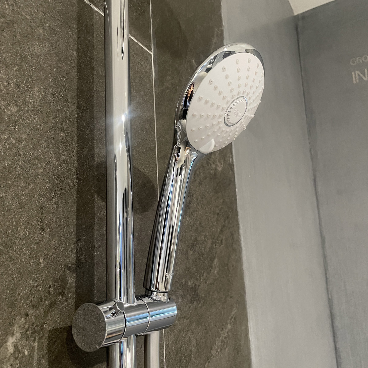 Bộ cây sen tắm ổn nhiệt SmartControl Euphoria Grohe 26510000