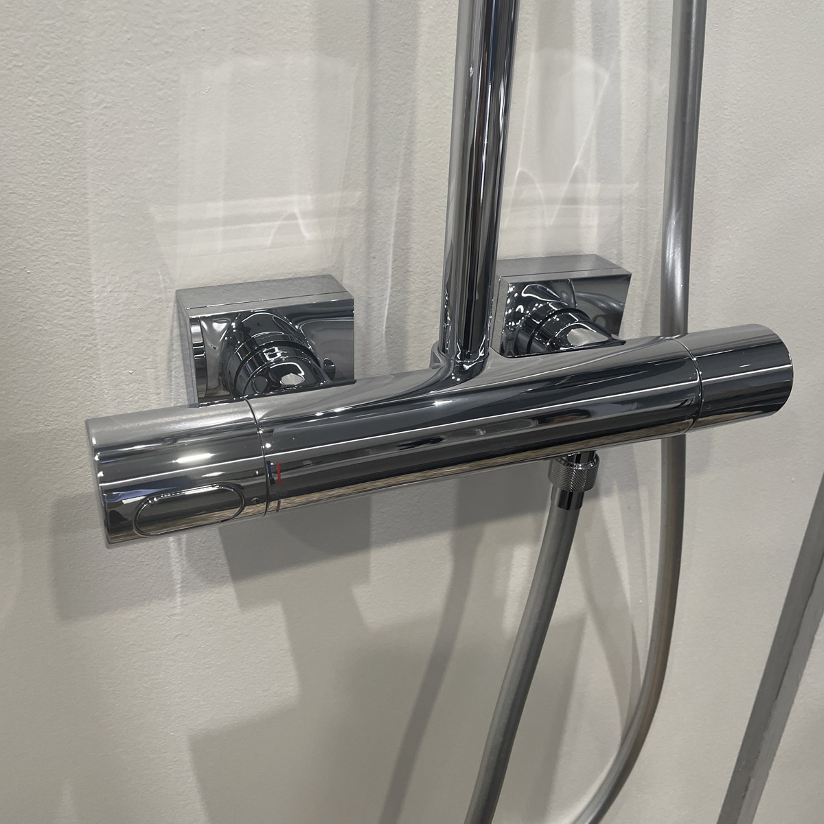 Bộ sen cây tắm đứng nhiệt độ Rainshower SmartActive 310 GROHE 26649000