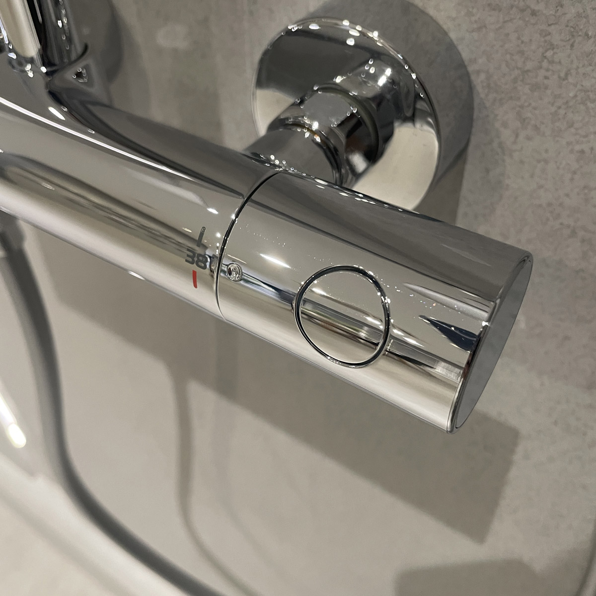 Bộ cây sen tắm ổn nhiệt Tempesta Cosmopolitan 250 GROHE 26670000