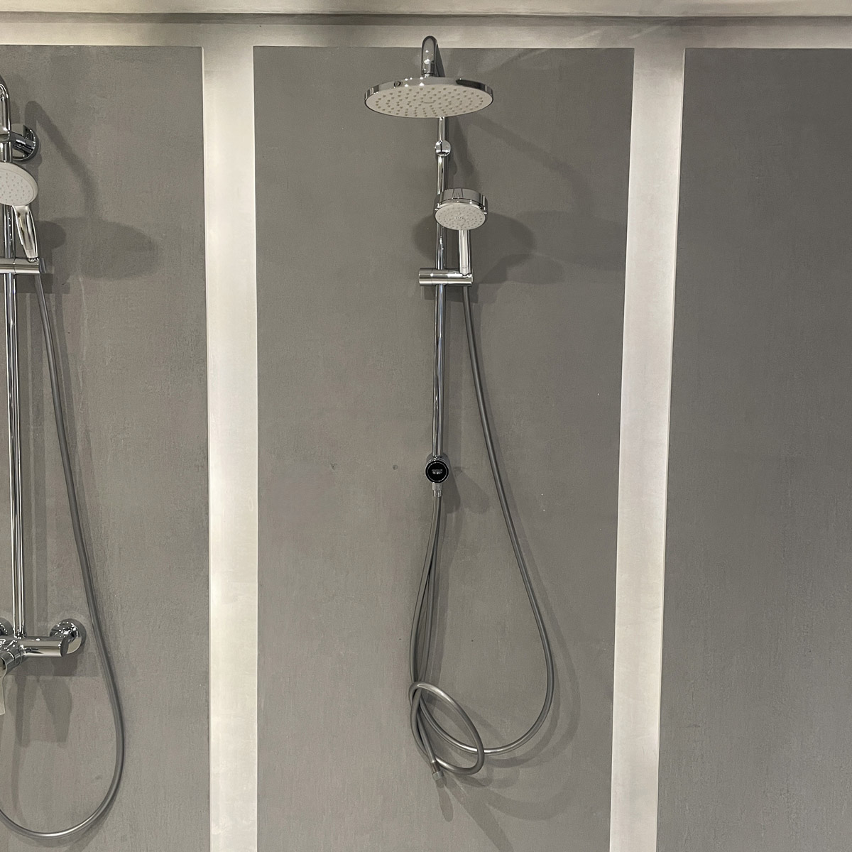 Sen cây tắm đứng GROHE 27394002 New Tempesta Cosmopolitan 200