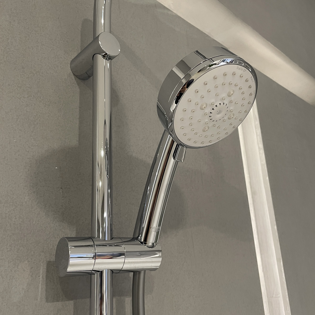 Sen cây tắm đứng GROHE 27394002 New Tempesta Cosmopolitan 200