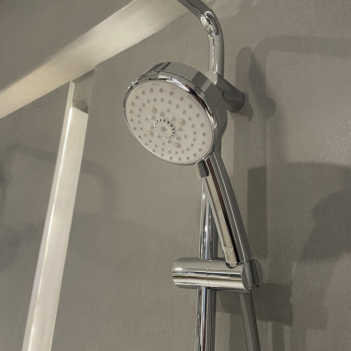 Sen cây tắm đứng GROHE 27394002 New Tempesta Cosmopolitan 200