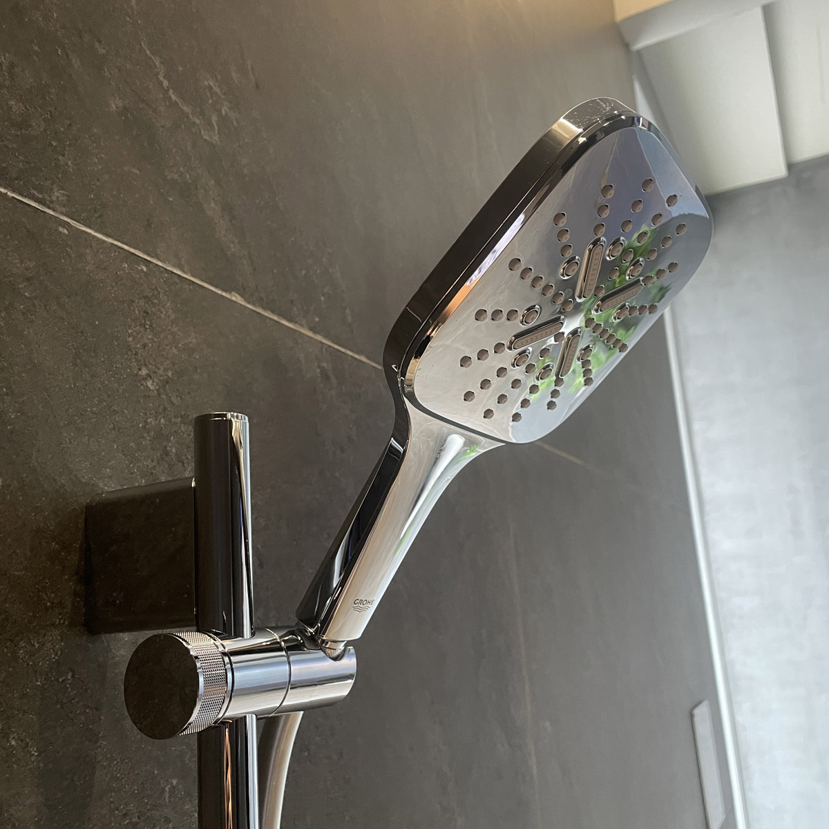 Bộ tay sen tắm và thanh trượt SmartActive 3 chế độ GROHE 26583000