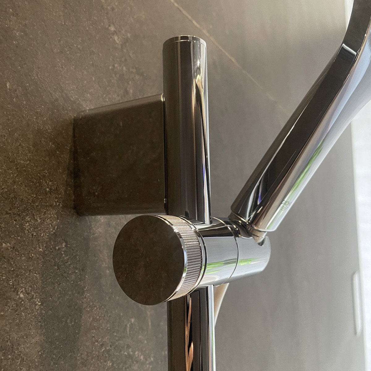 Bộ tay sen tắm và thanh trượt SmartActive 3 chế độ GROHE 26583000