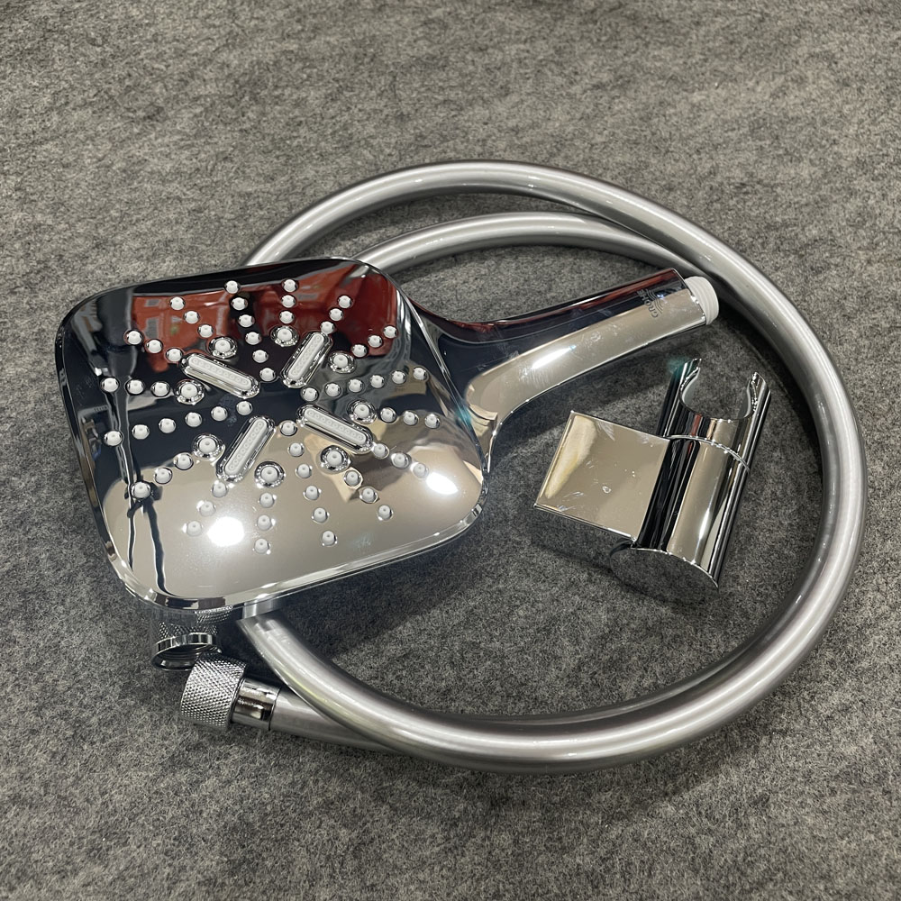 Bộ tay và gác sen Rainshower SmartActive Cube 130 GROHE 26588000