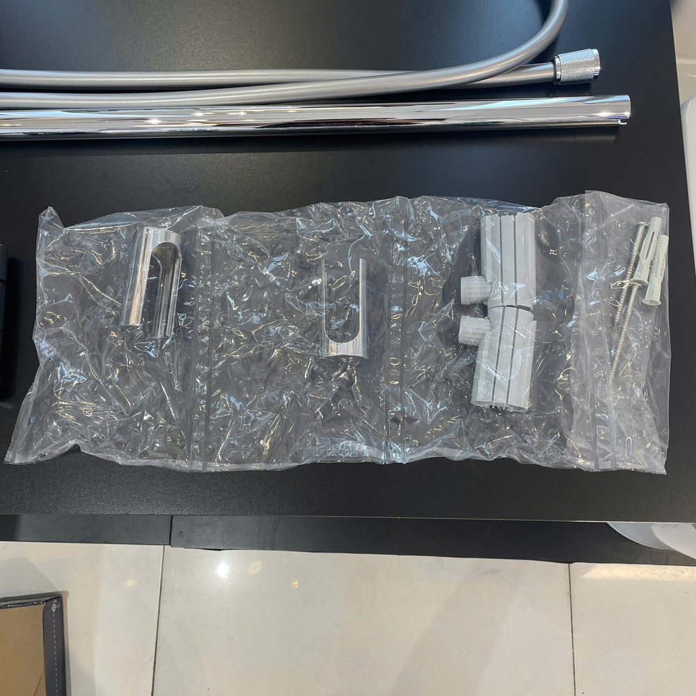 Bộ tay sen và thanh treo 4 chế độ New Tempesta Cosmopolitan 100 GROHE 27787002