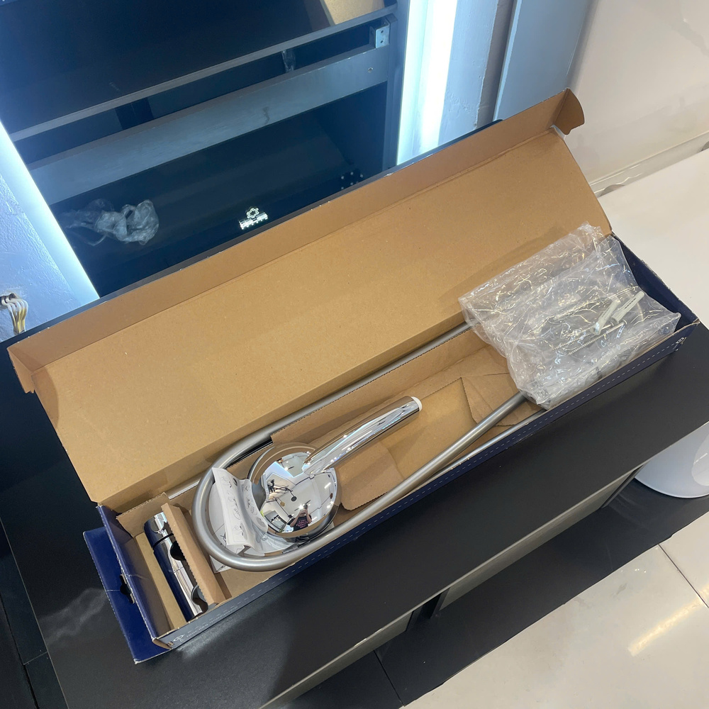 Bộ tay sen và thanh treo 4 chế độ New Tempesta Cosmopolitan 100 GROHE 27787002