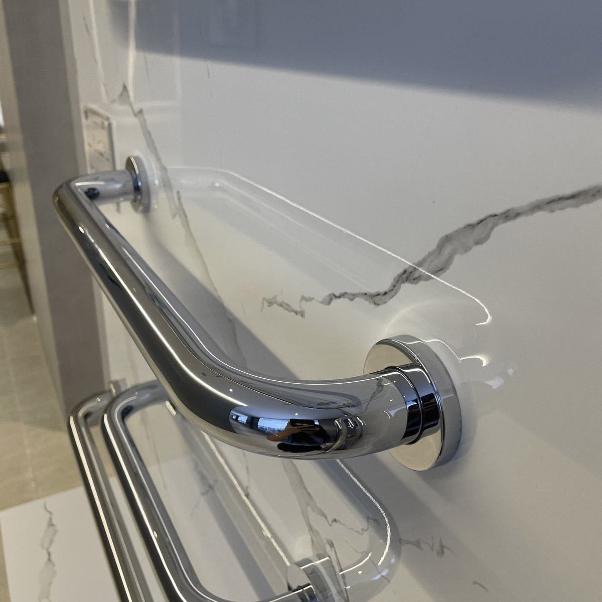 Thanh tay vịn Essentials GROHE 40793001