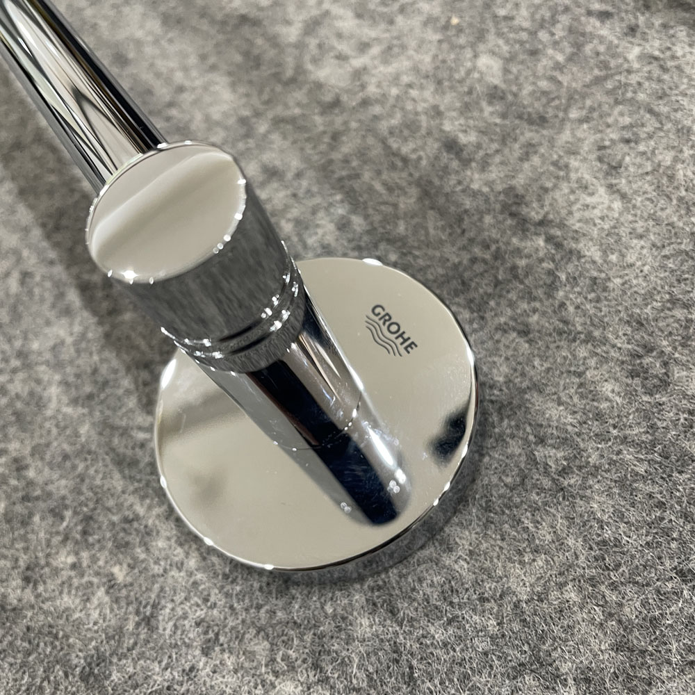 Thanh treo khăn Essentials 600mm GROHE 40366001