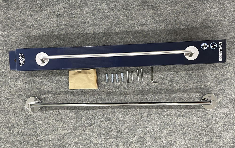 Thanh treo khăn Essentials 600mm GROHE 40366001