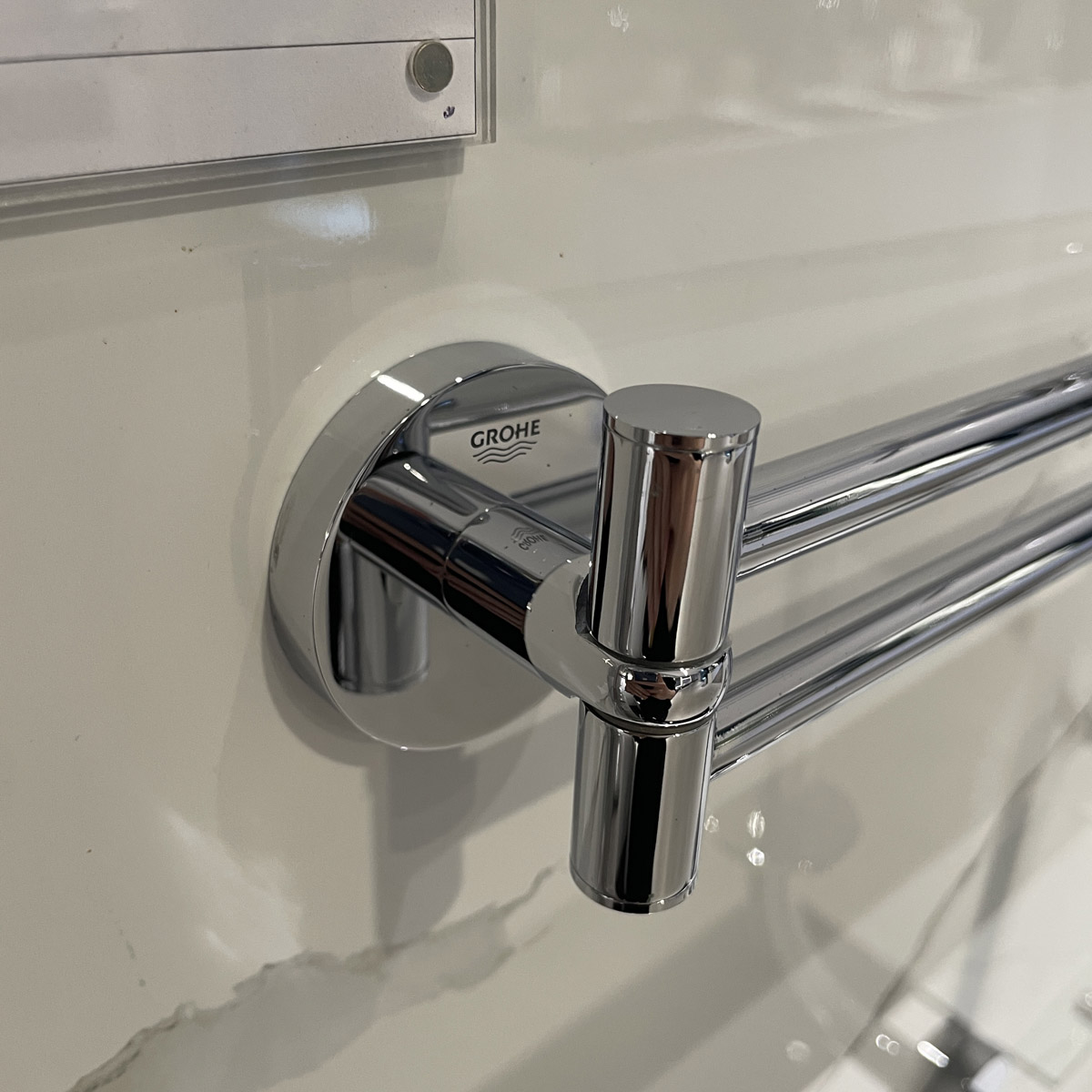 Thanh treo khăn đôi Essentials GROHE 40371001