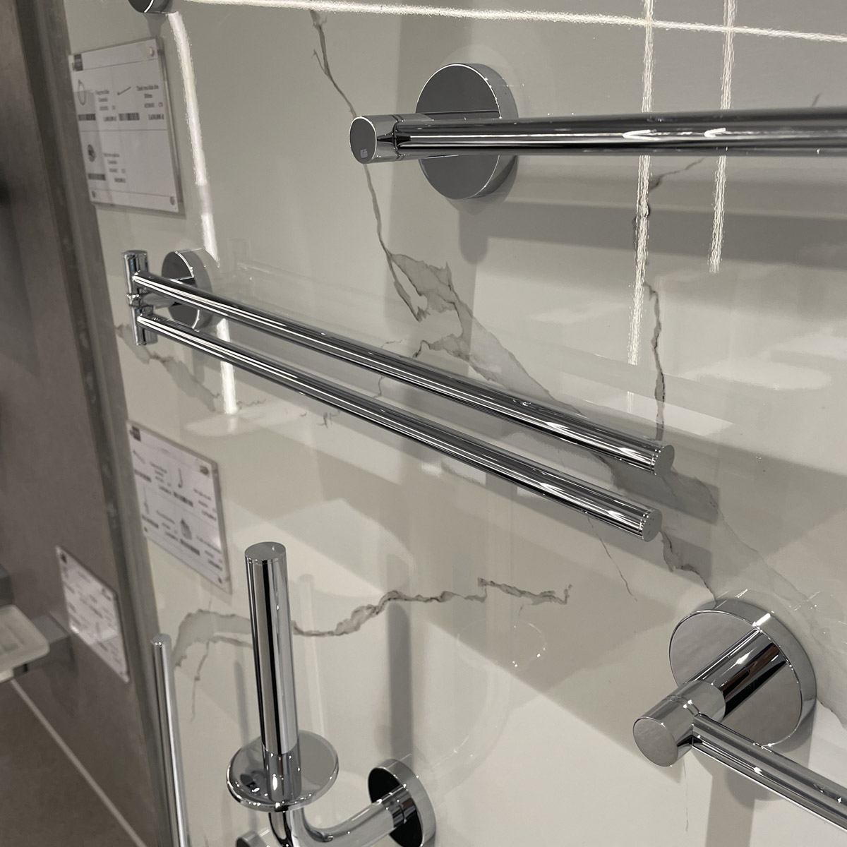 Thanh treo khăn đôi Essentials GROHE 40371001