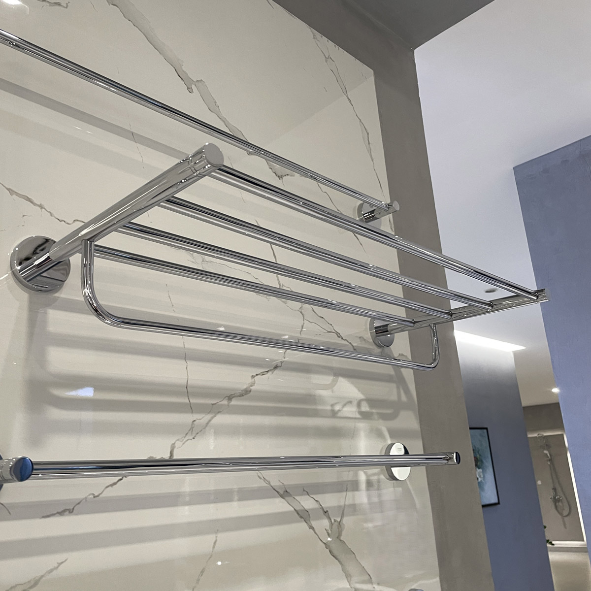 Thanh treo khăn Essentials 550mm GROHE 40800001